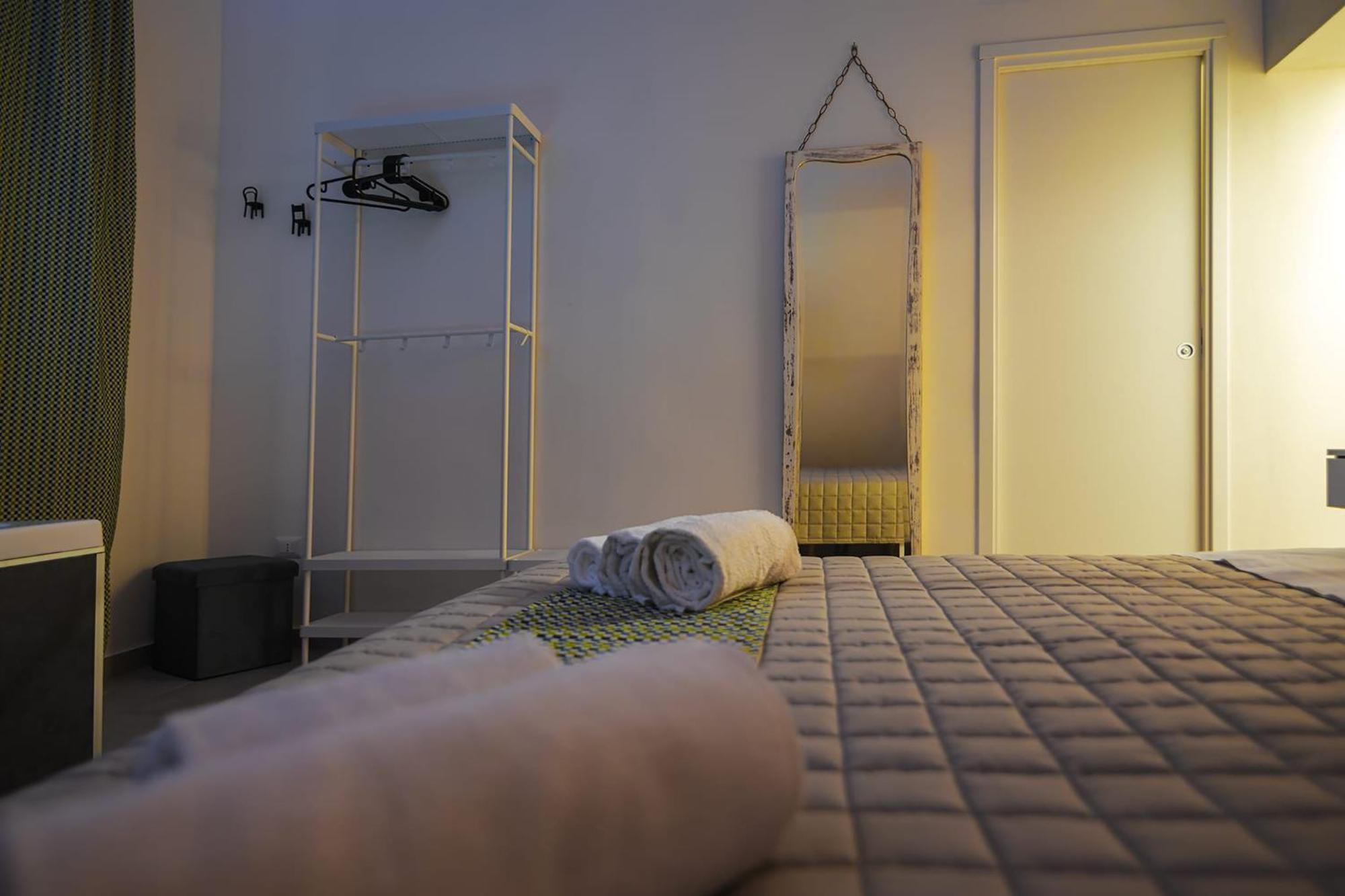 Essenza Suite Siracusa Con Jacuzzi Privata Syracuse Bagian luar foto